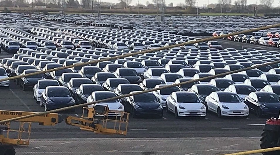 Tesla Model 3 in port