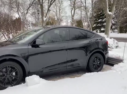 Model Y snow plow