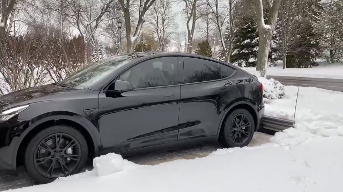 Model Y snow plow