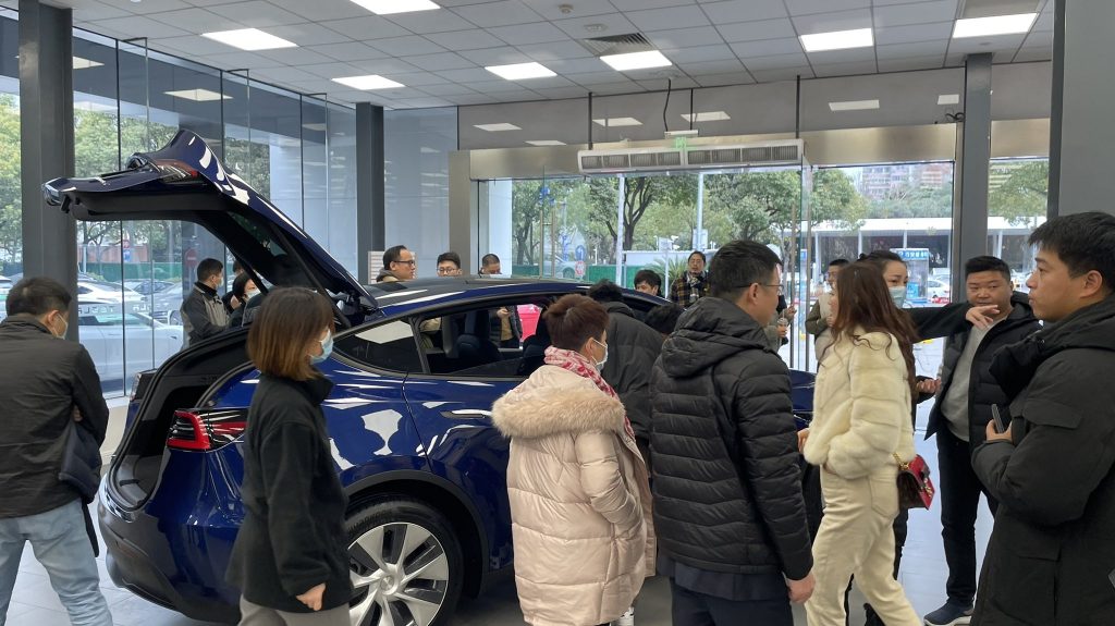 Model Y China store