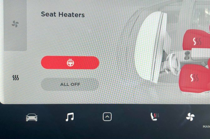 Model Y heated steering wheel controls