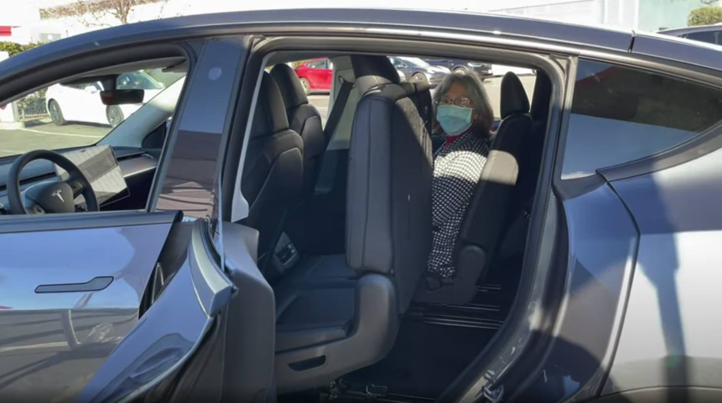Video shows off access to third row in 7seat Tesla Model Y Drive Tesla