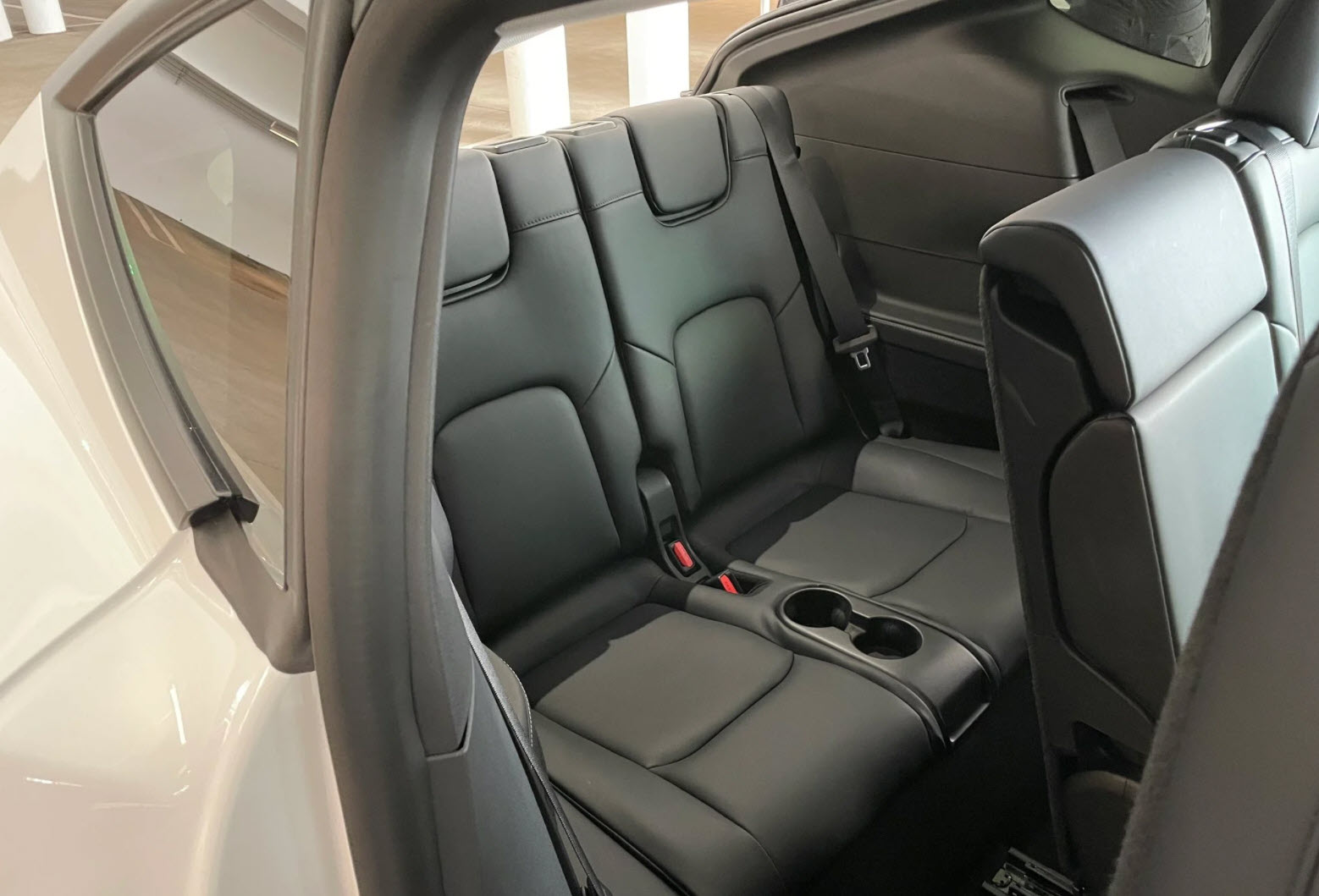 Tesla model y on sale rear legroom