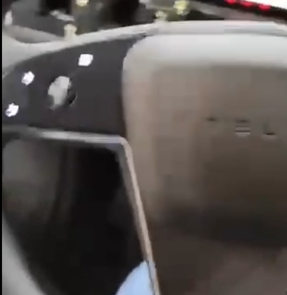 Tesla Model S refresh steering wheel