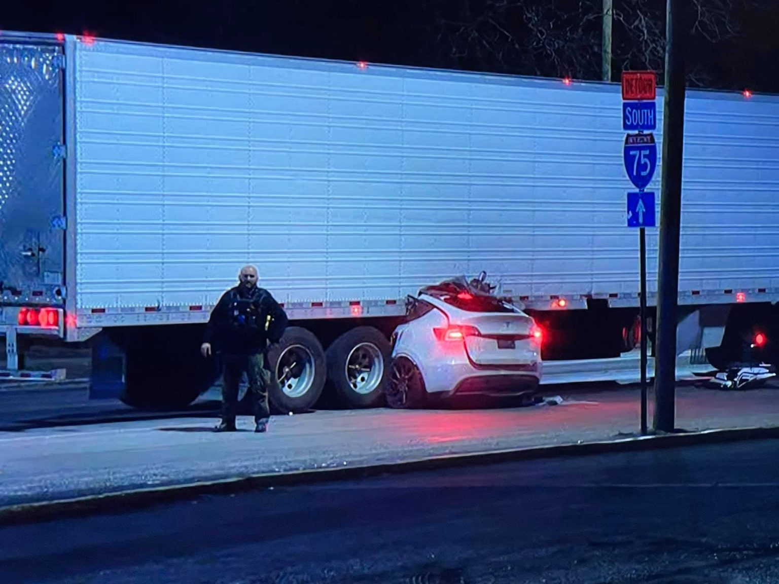 tesla model y accident Apple engineer killed in tesla crash had
previously complained about