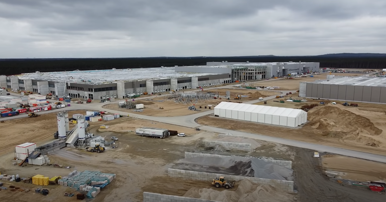 Tesla Giga Berlin construction update: Giga Press assembly begins and ...