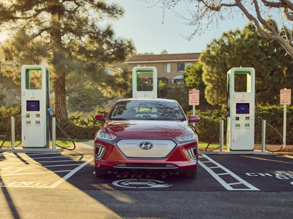 2021 Hyundai Kona and Ioniq Electric buyers to get 1,000 miles of free ...