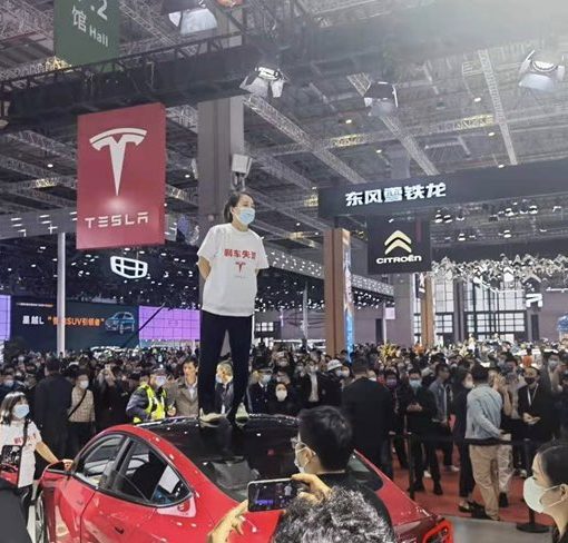 Tesla protestor China