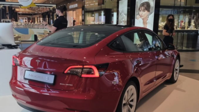 Tesla pop up Bucharest