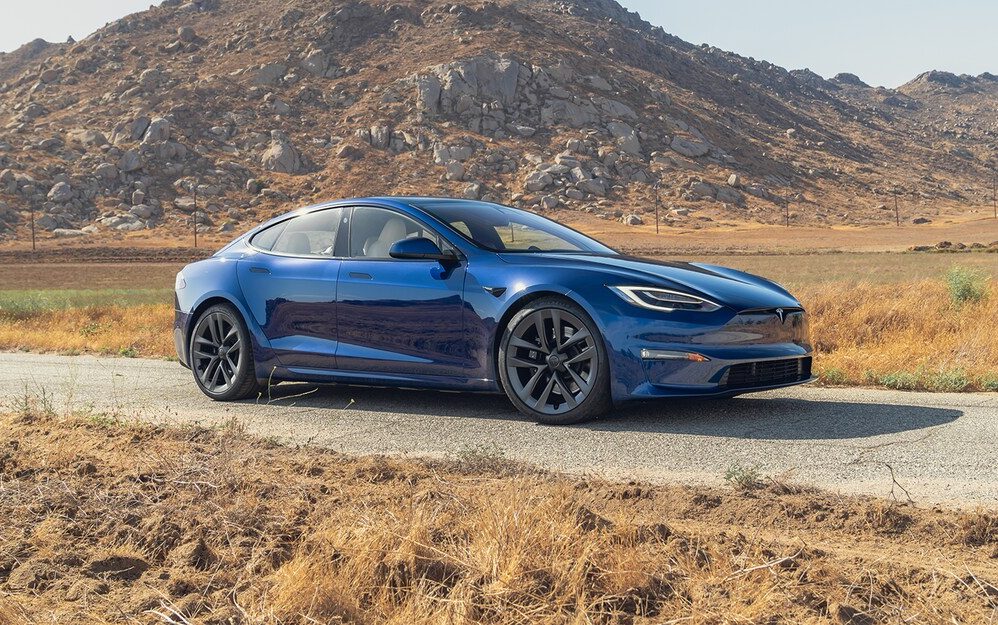2021-Tesla-Model-S-Plaid-Offsite-39