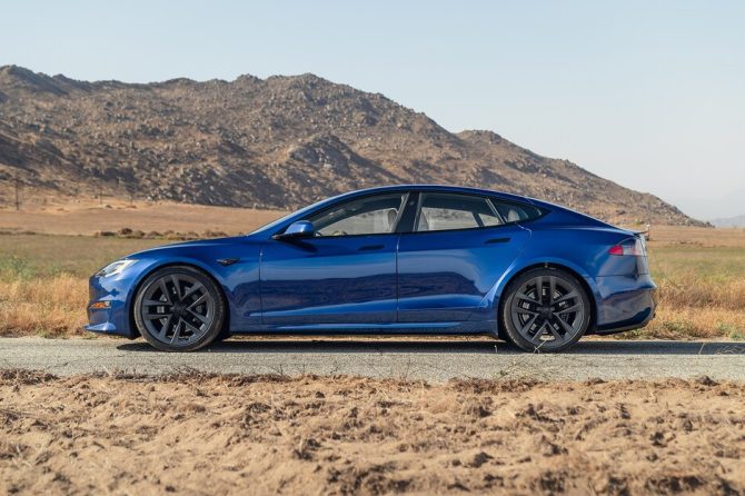 2021-Tesla-Model-S-Plaid-Offsite-45