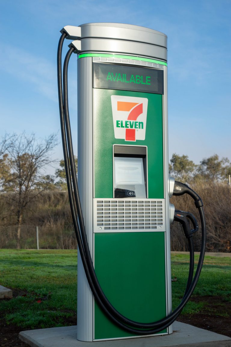 7-Eleven to install 500 DC fast charging stations across Canada and the