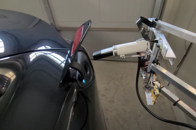 Tesla Automatic charger
