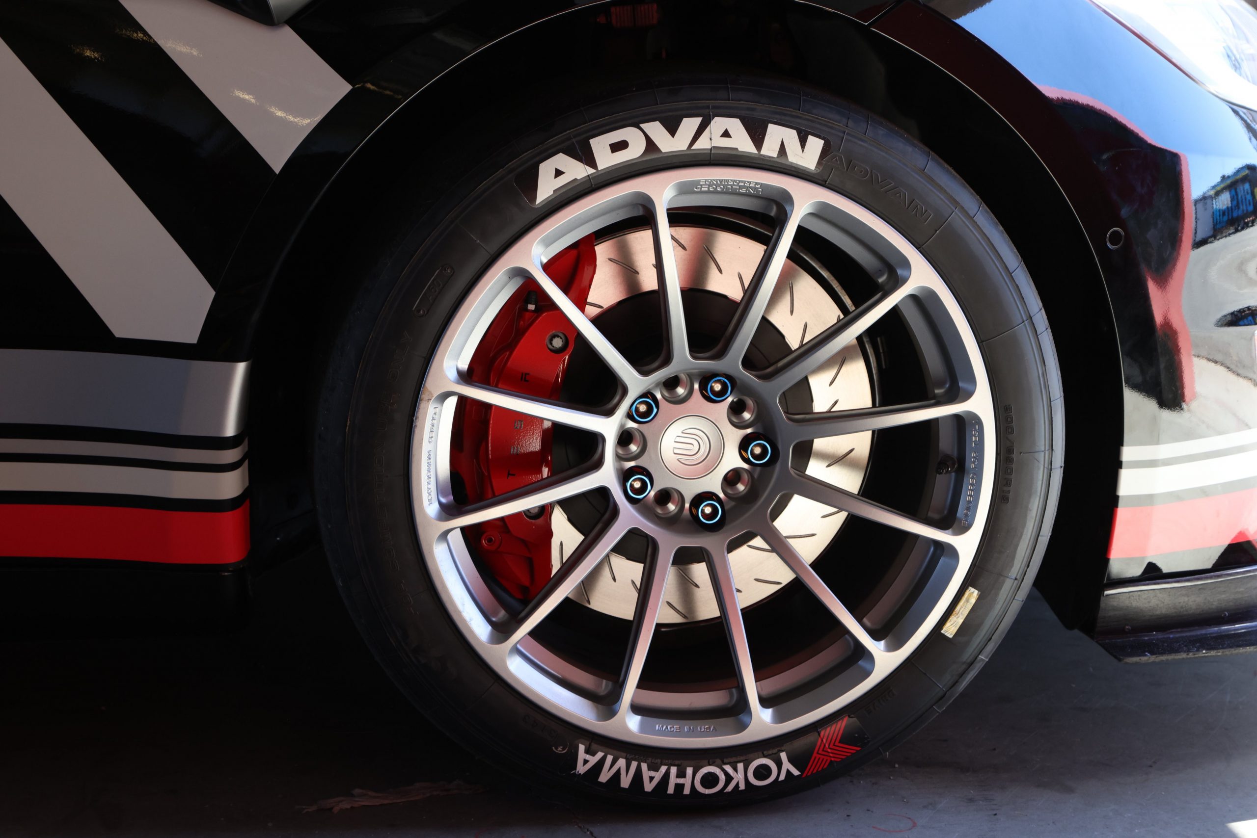 UP Model S Plaid wheels
