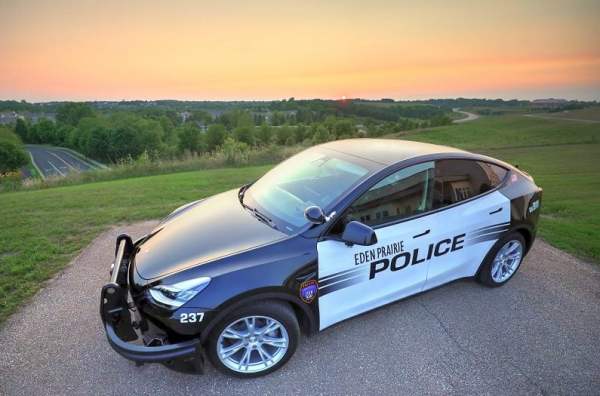 Eden Prairie Tesla Model Y police car goes into service - Drive Tesla