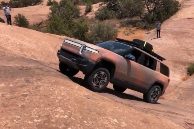 Rivian R1S Moab