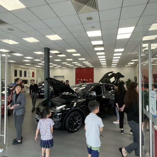 Tesla China SR Model Y store