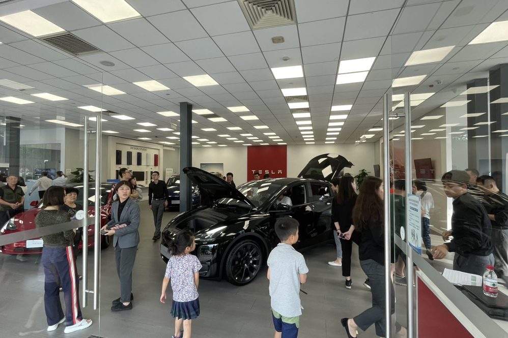 Tesla China SR Model Y store