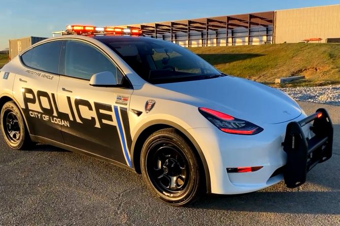 logan tesla lights