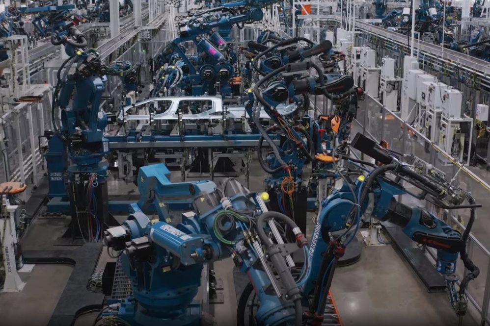 rivian r1t production