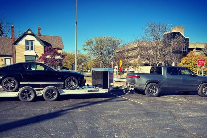 rivian towing