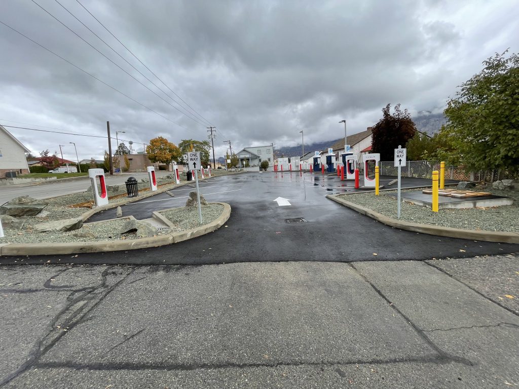 Tesla opens Superchargers in Gananoque, Edmonton, and Kamloops [Ontario