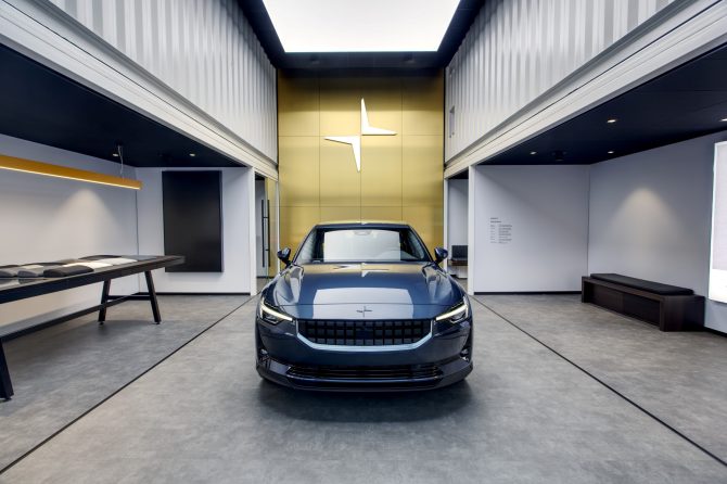 642131_20211213_Polestar_Montreal_Debuts_Recycled_Container_Showroom