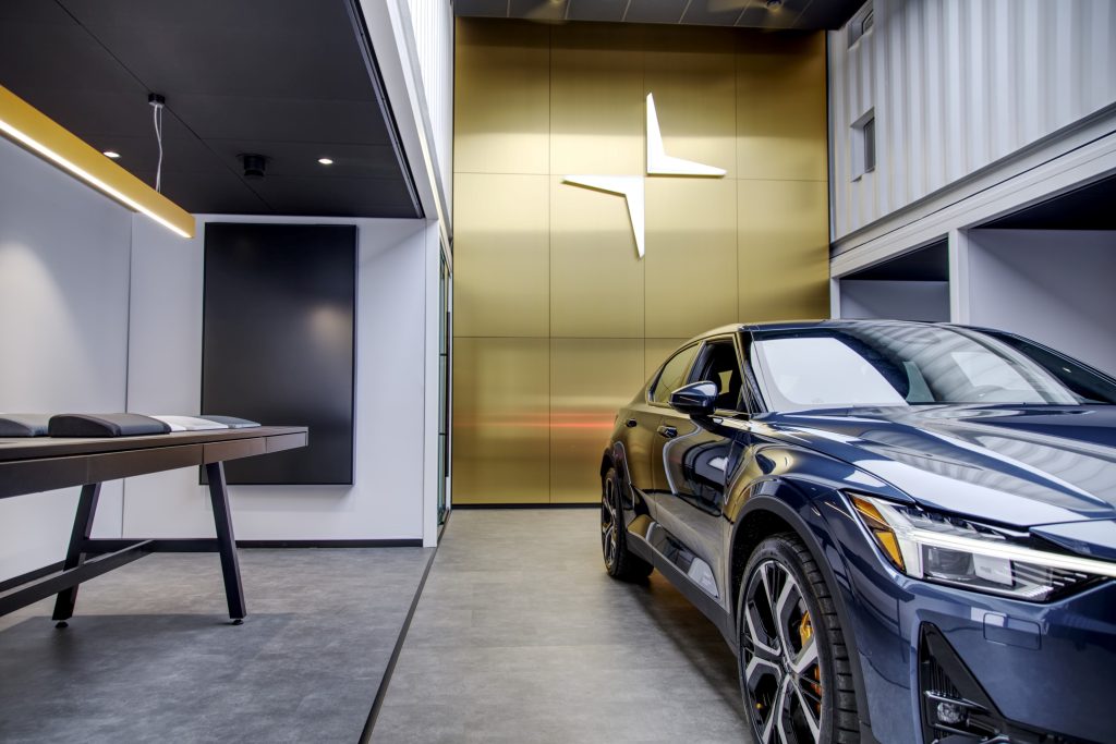 642133_20211213_Polestar_Montreal_Debuts_Recycled_Container_Showroom