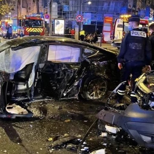 Model 3 paris crash
