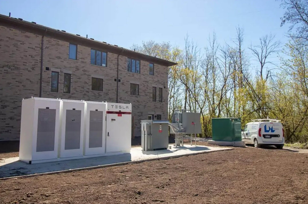 altona tesla powerpacks