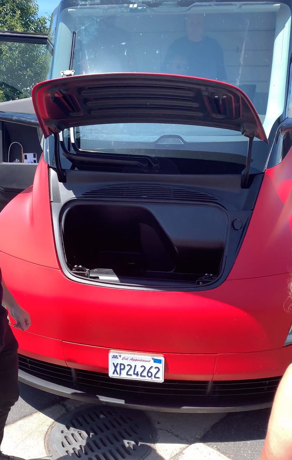 tesla semi frunk