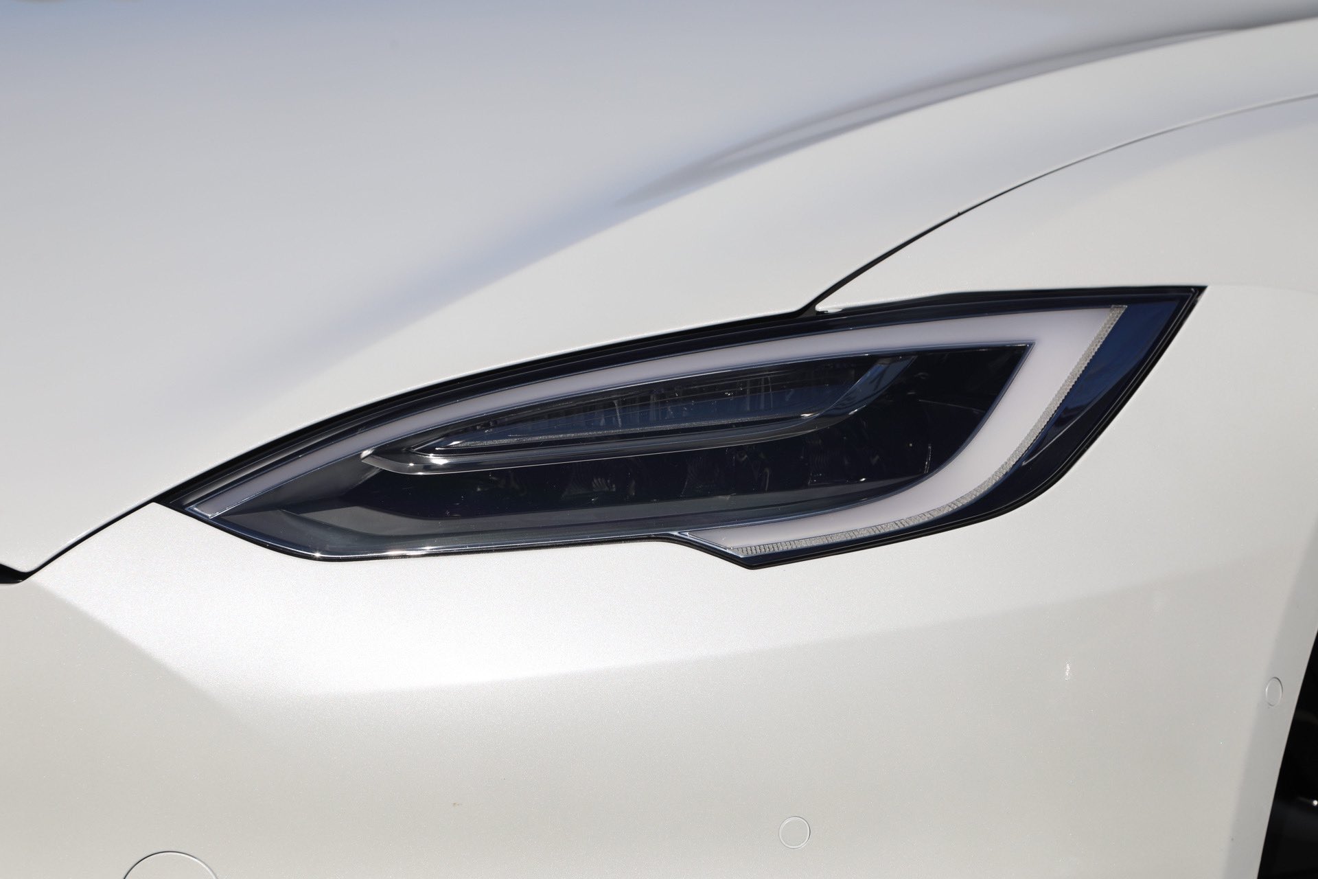 Upclose look at the new Tesla Model S Matrix LED headlights [Photos