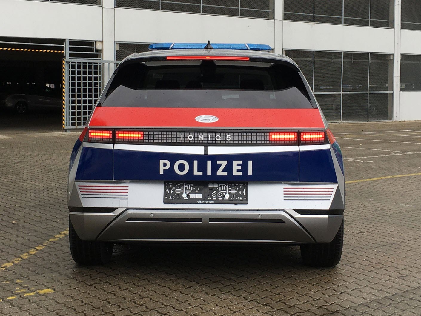 ioniq 5 police rear