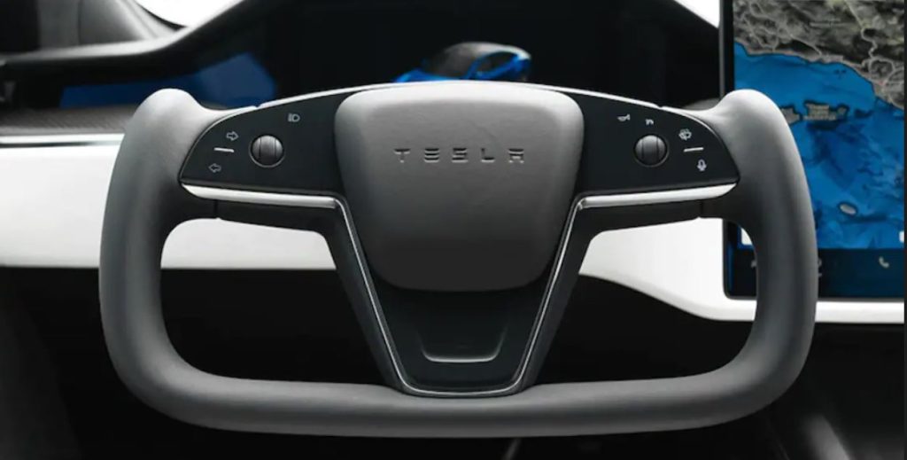 Tesla Model S steering yoke (Credit: MotorTrend)
