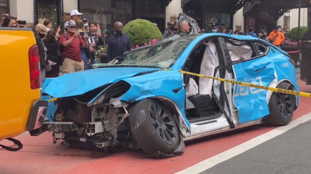 Tesla Model Y Revel taxi crashes at high speed in Manhattan - Drive Tesla