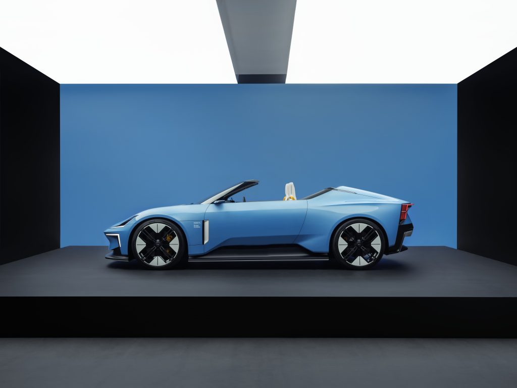 656745_20220816_Polestar_electric_roadster_concept
