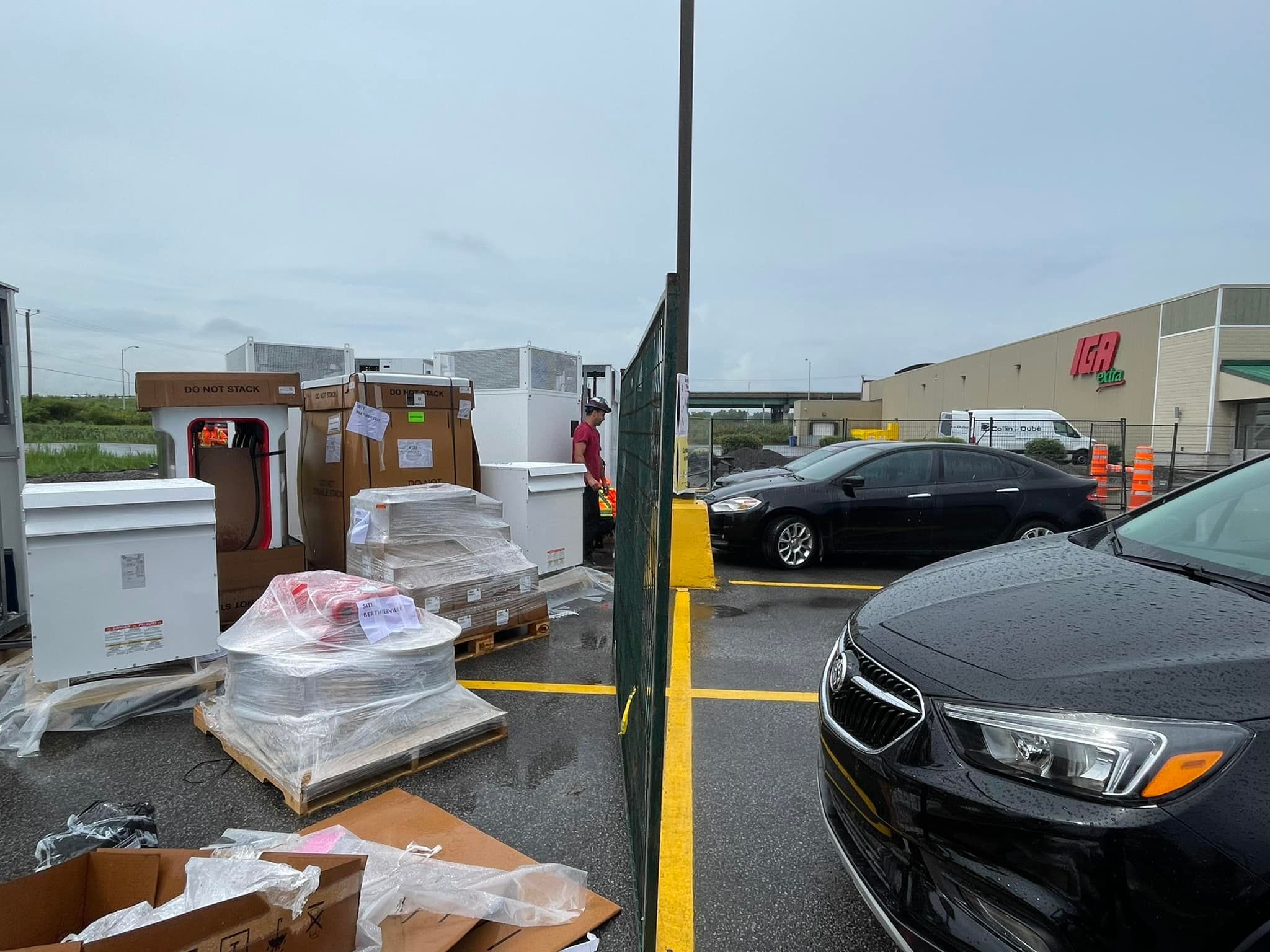 Tesla Supercharger in Berthierville under construction [Quebec] Drive