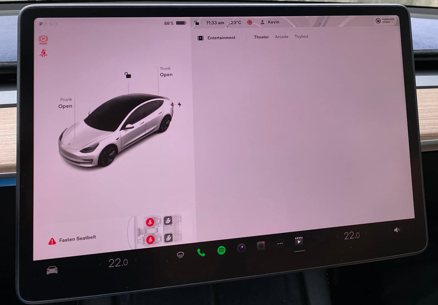 Tesla model 3 2024 screen reboot