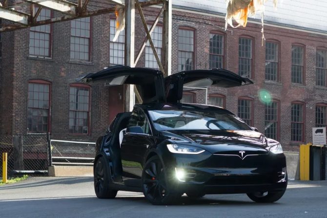 Tesla Model X in China courtesy of The Road Show