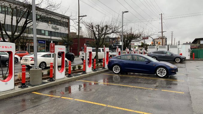 Measurement Canada accetta di fatturare per kWh per la rete Supercharger di Tesla e altri fornitori di ricarica rapida CC