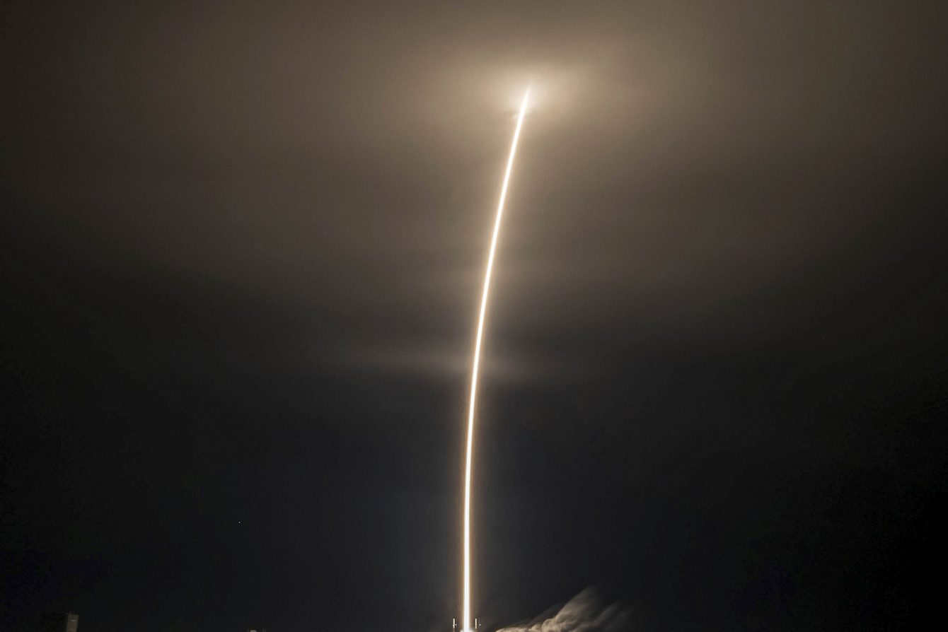 SpaceX Falcon 9 booster sets new payload record with 56 Starlink ...