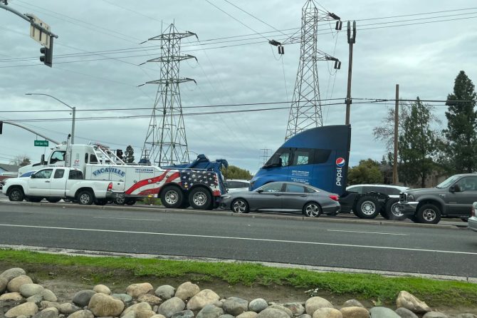 tesla semi towed2