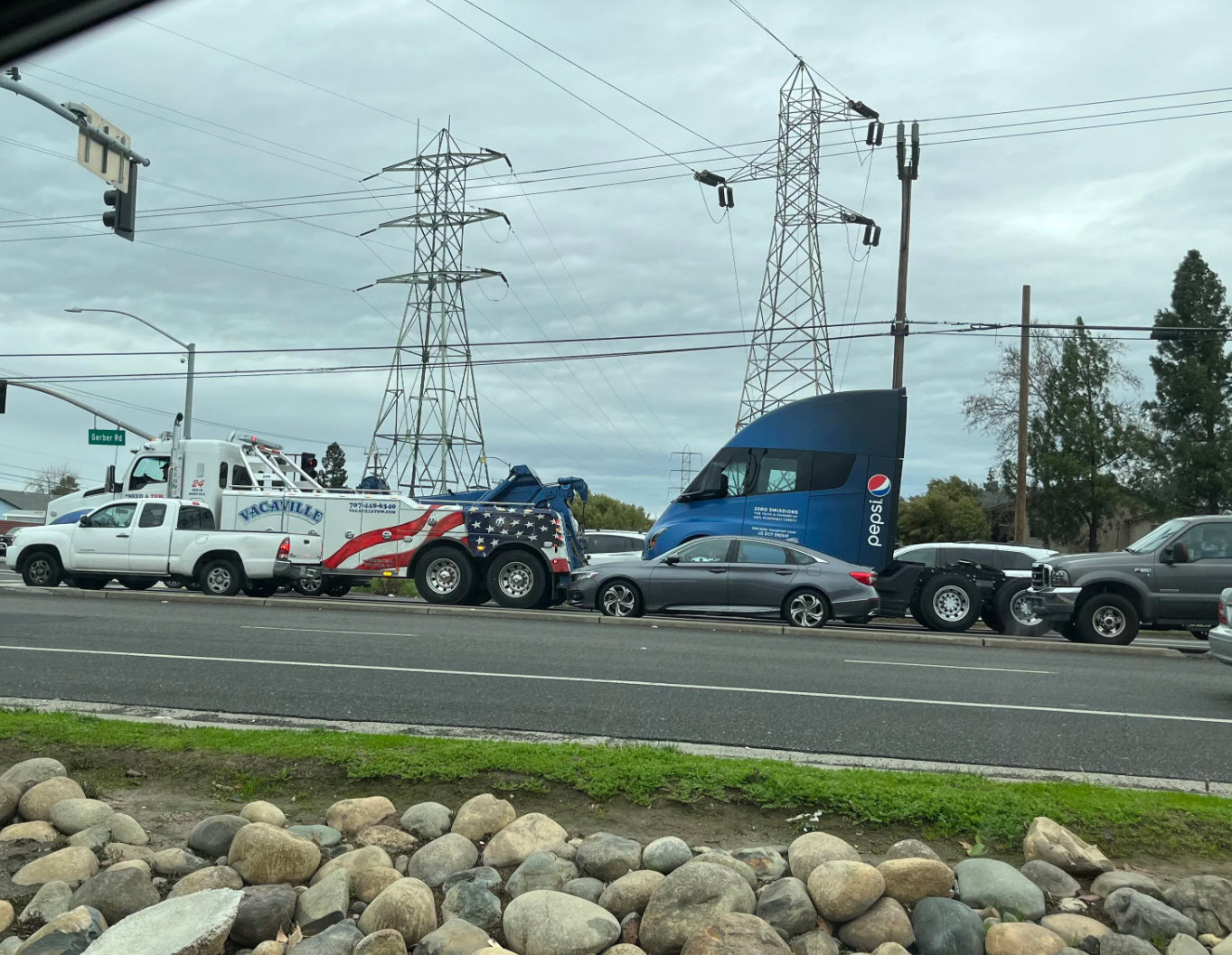 Pepsi Tesla Semi spotted on a tow truck in Sacramento [Update] - Drive ...