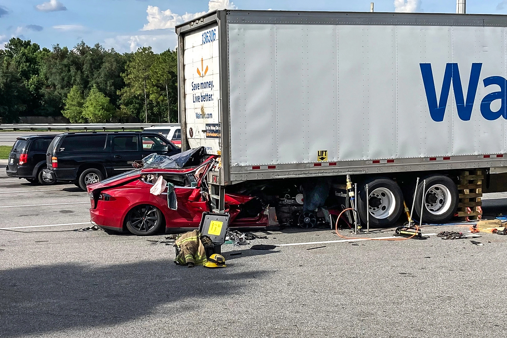 Deadly Tesla Model S Crash In Florida Ruled As Human Error Drive Tesla