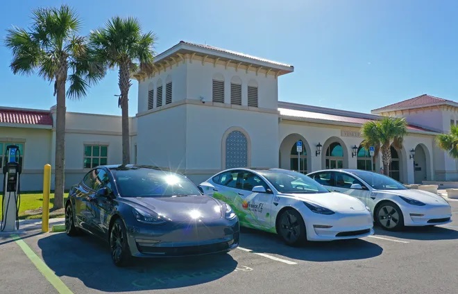 Venice Model 3 fleet courtesy of Thomas Bender - Herald Tirbune