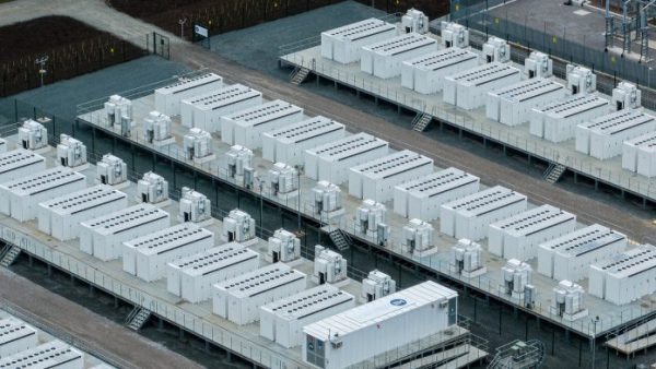 Europe’s largest battery energy storage project opens in UK using Tesla ...