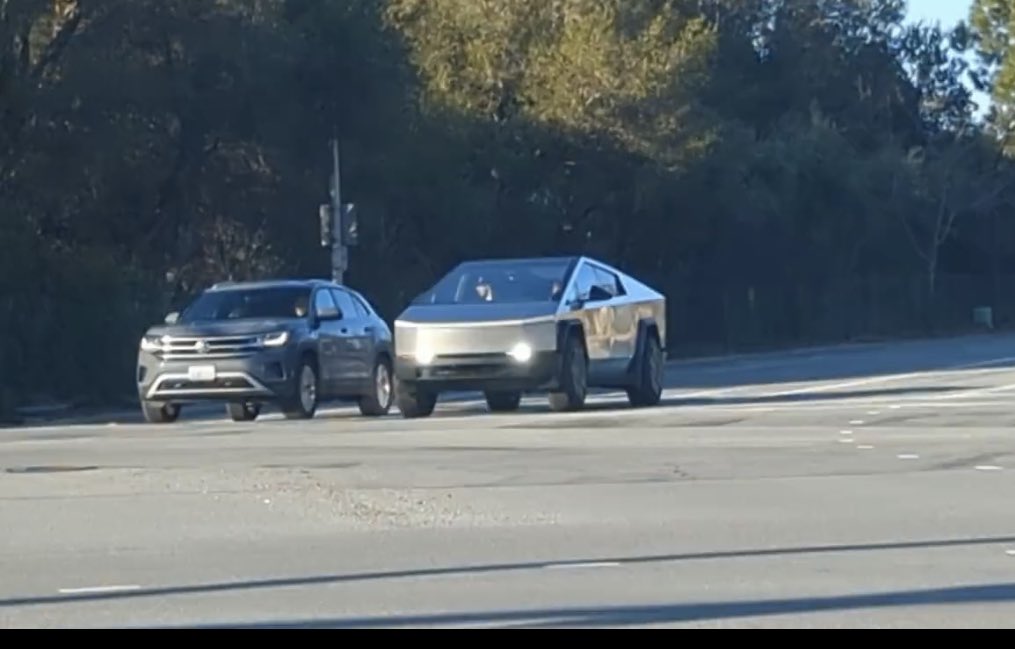 ccybertruck comparison vw atlas