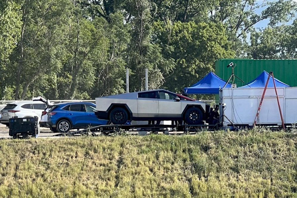 cybertruck giga texas