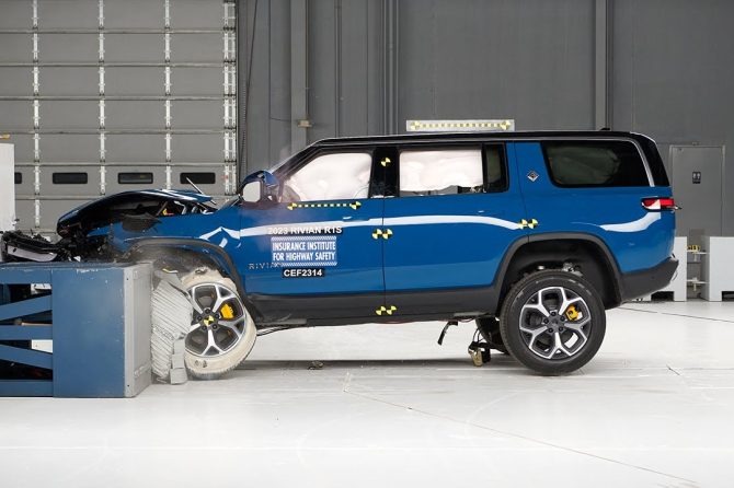 Rivian R1S IIHS test
