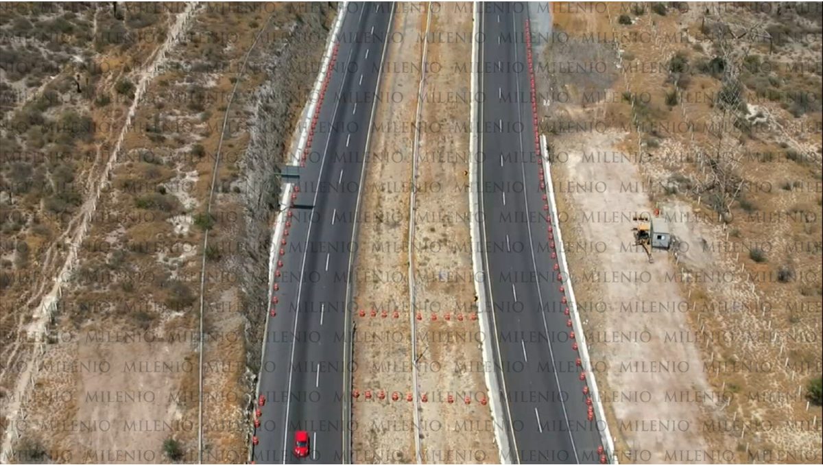 maquinaria-observa-tramo-cercano-carretera